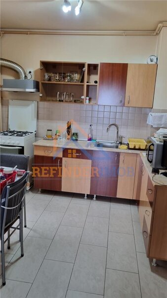 Sector 5, apartament 3 camere.