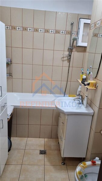Sector 5, apartament 3 camere.